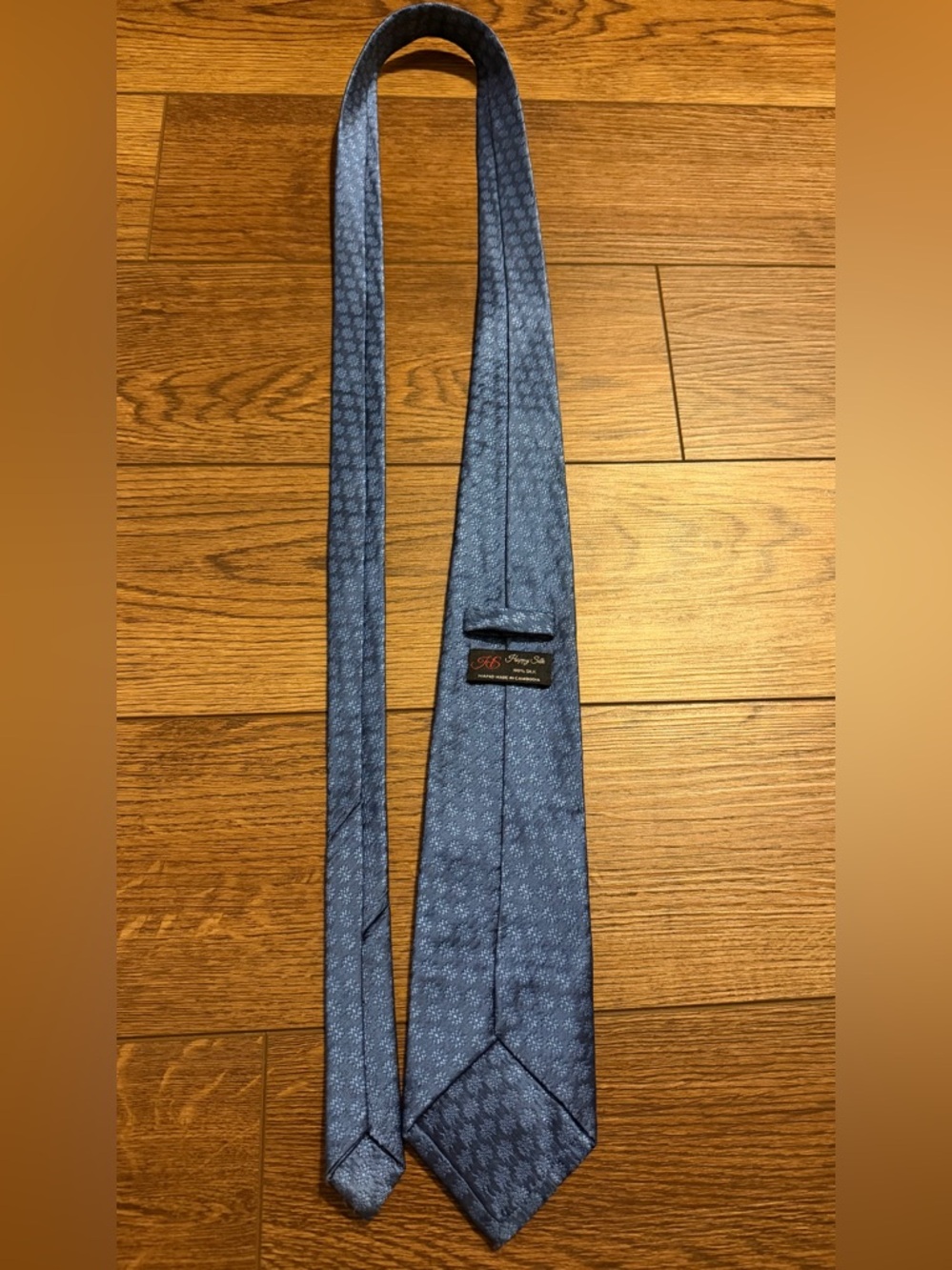 100% Silk Men's Blue Floral-Pattern Silk Tie - Picture 2 of 5